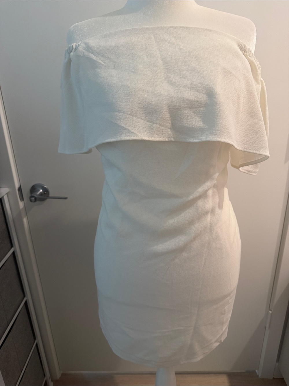 Off-Shoulder White Women’s Dress